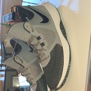 Nike Air Precision II Basketball Shoe - Men's